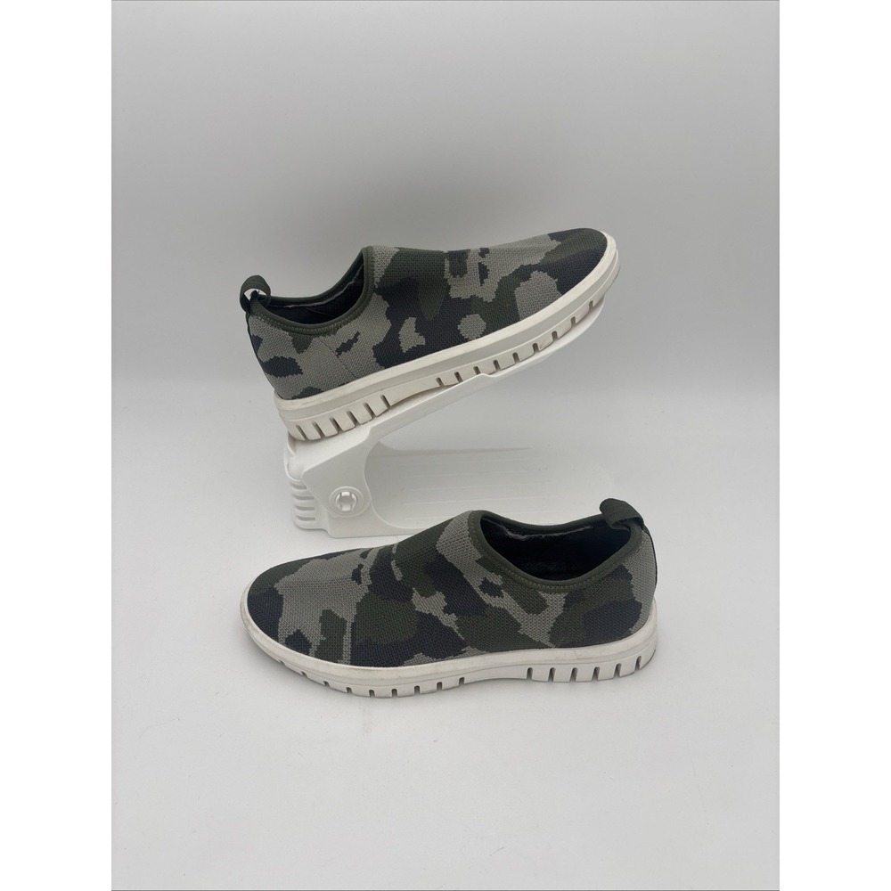 BLONDO Farrah Waterproof Camo‎ Slip-on Sneaker Women's Size 6